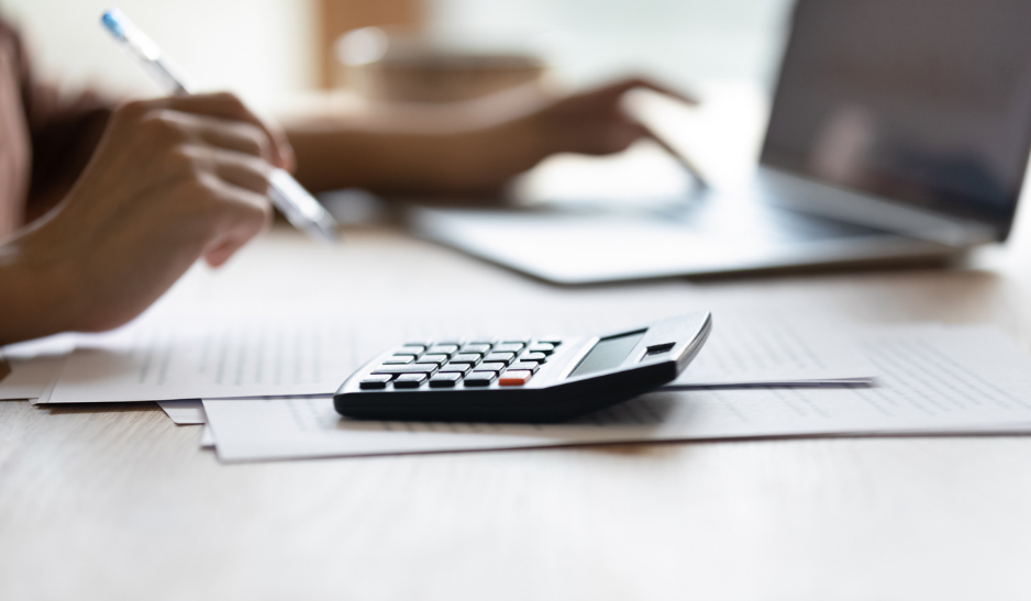 Flat Rate vs. Interchange Plus Pricing: What Merchants Need to Know